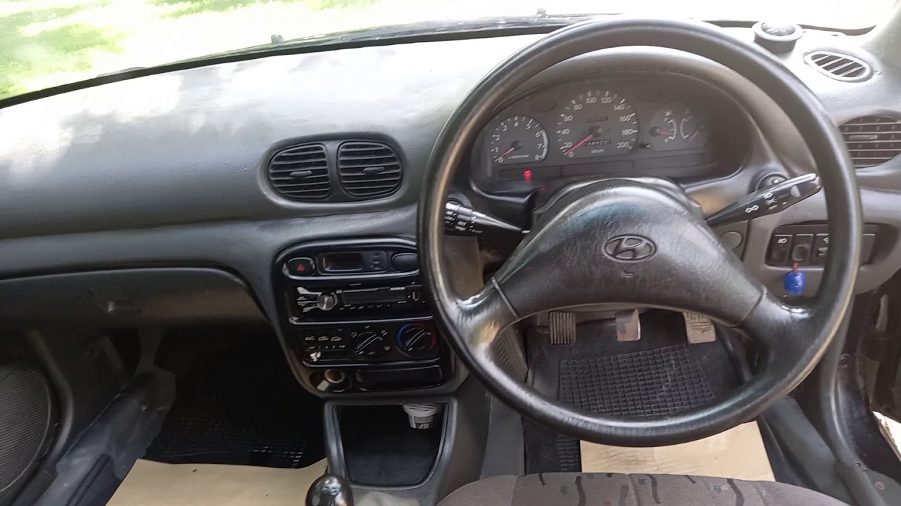 review hyundai accent 2000