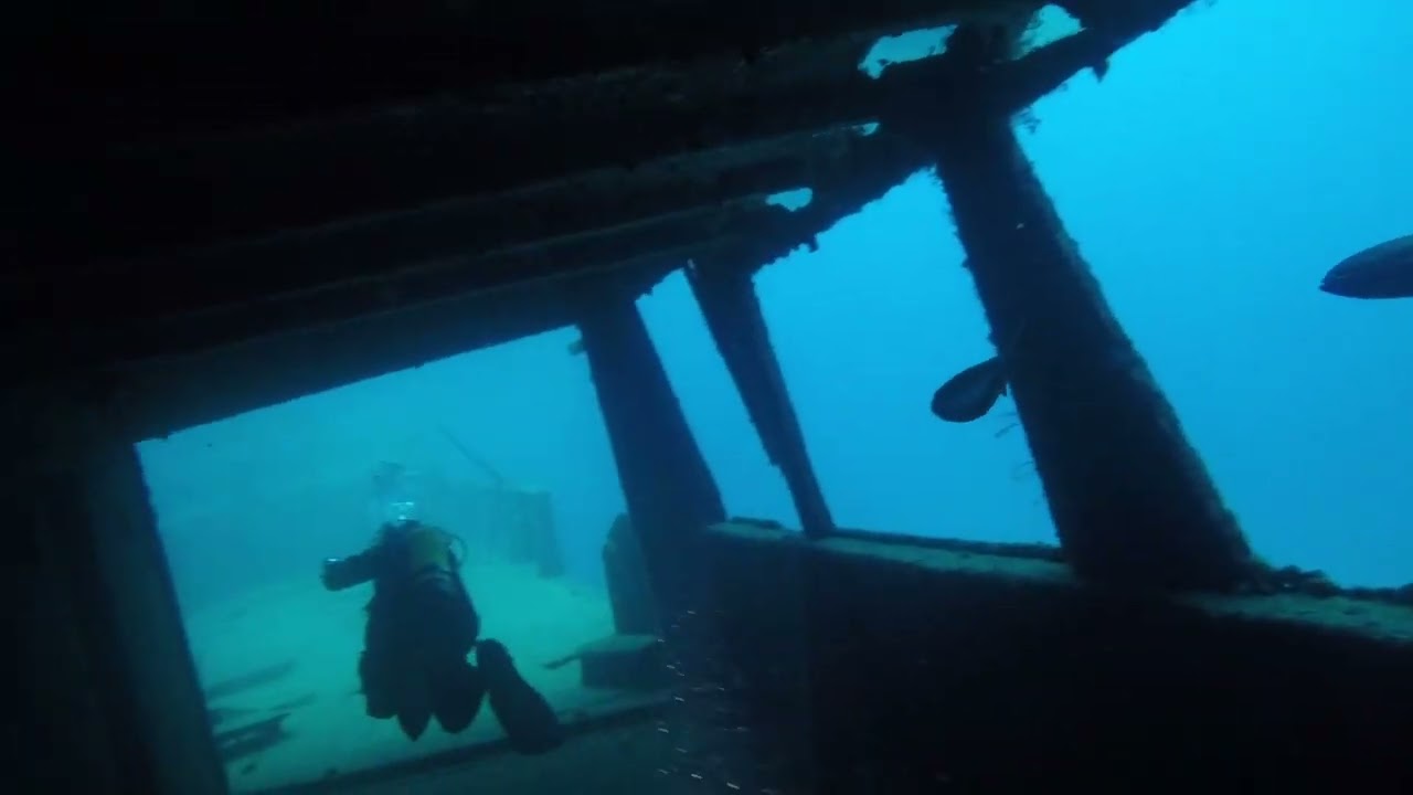 Scuba Diving in Malta: MV Cominoland Wreck. *Unedited/uncorrected - purely for info purposes*