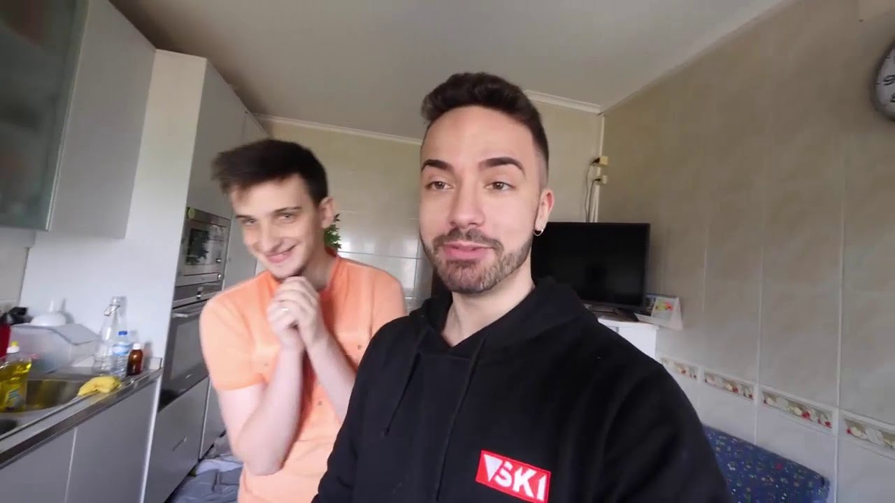 Entrada do Ruben Ex no video do Tiagovski