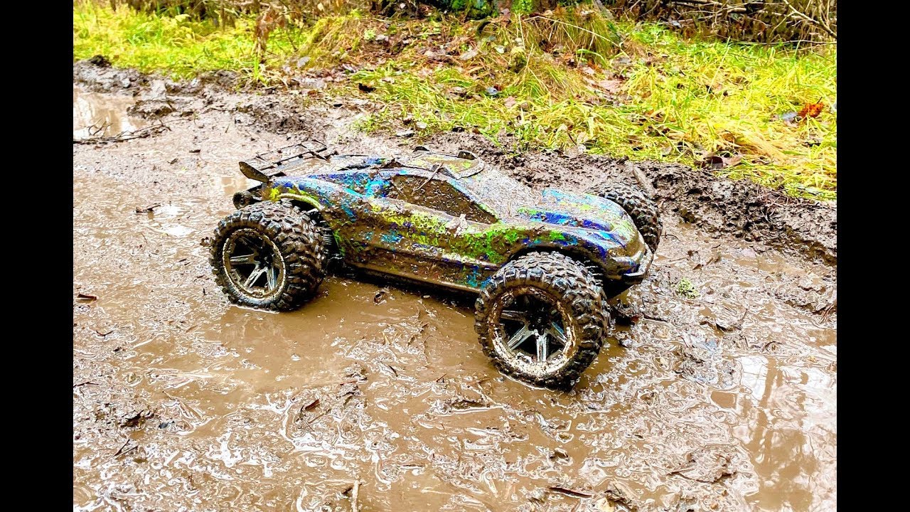 Traxxas Rustler 4x4 VXL  Mud Bogging