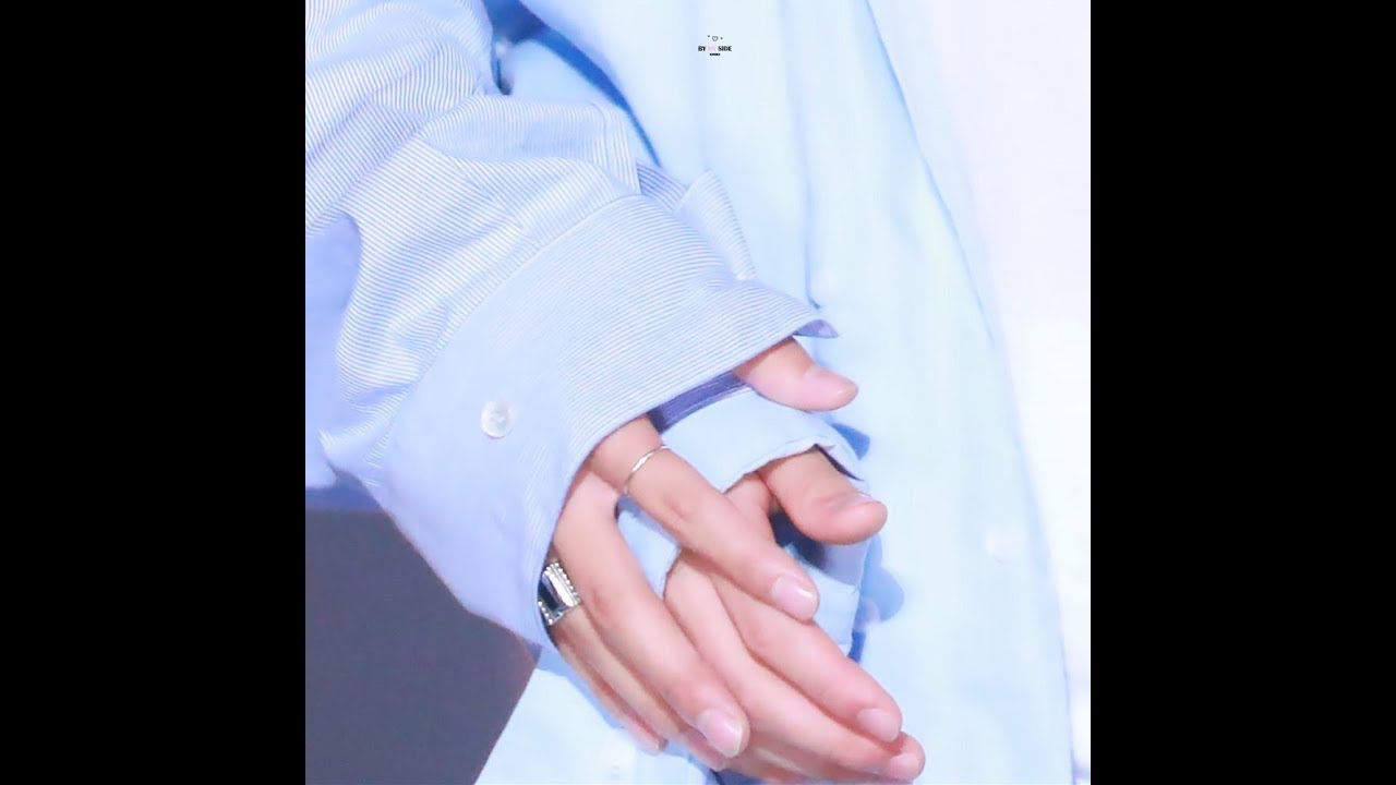 Jungkook checking Tae out and taekook having fun on super concert (taekook vkook analysis)