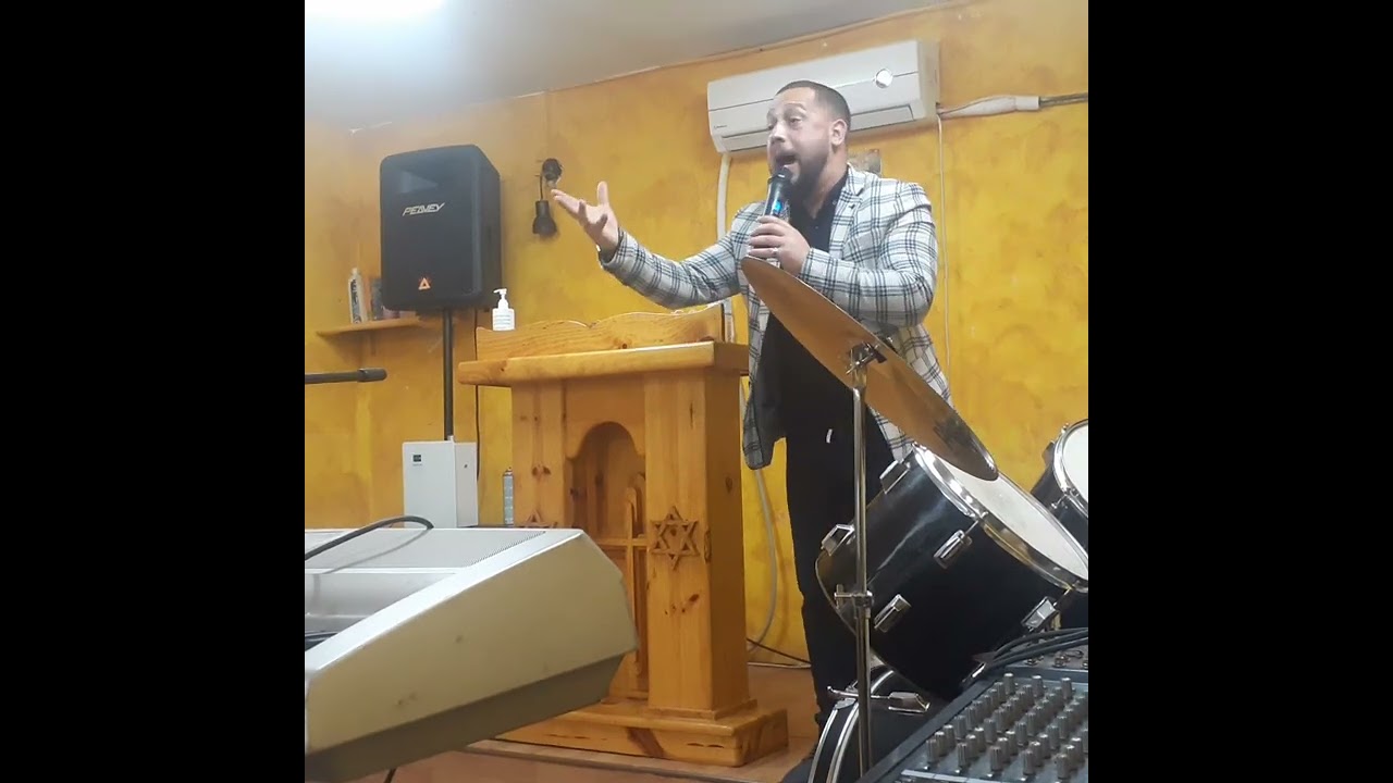Hermano kilino comprtiendo la palabra iglesia del samaritano