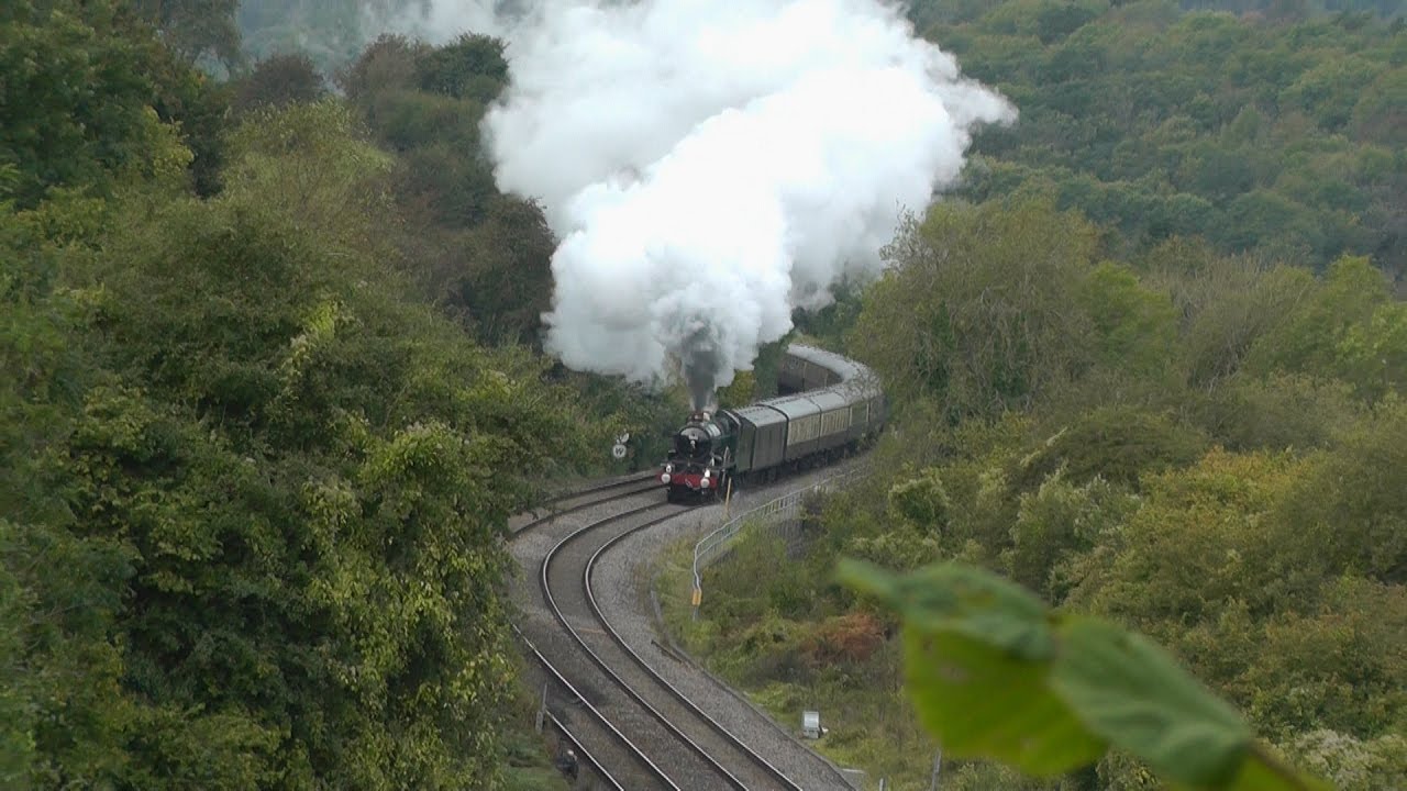5043 thrashes up Sapperton Bank with The Cotswold Explorer - 08/10/2016