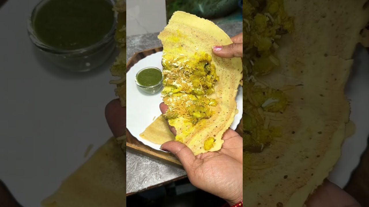 Moong Dal Cheela Recipe | मूंग दाल का वृन्दावन चीला बनाने का आसान तरीका | Moong Dal Stuffed cheela 