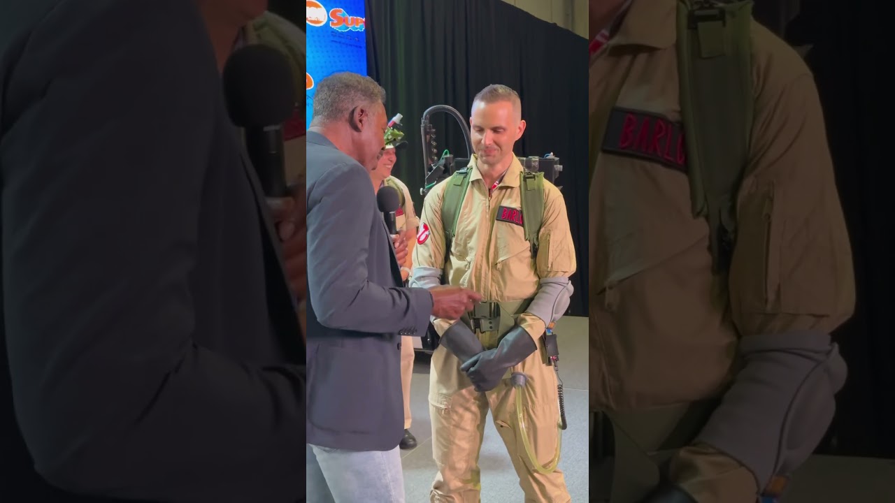 Ernie Hudson helps with San Antonio Ghostbusters Chapter New Member Ceremony
