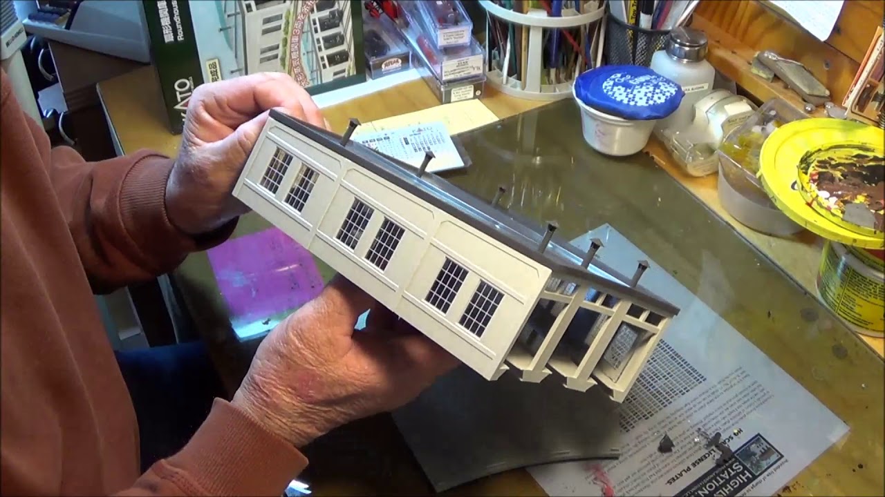 N Scale Kato Roundhouse 20 240 Review