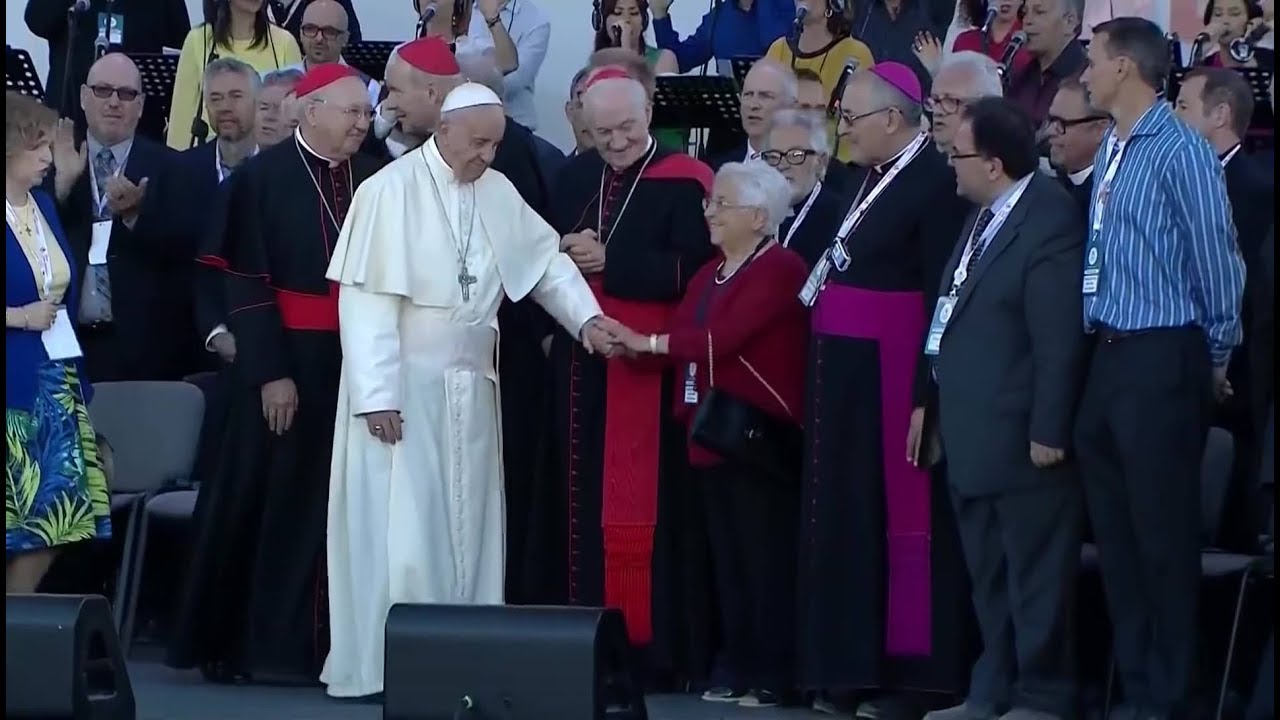 Pope Francis unites in one single body all Catholic Charismatic Renewal organizations