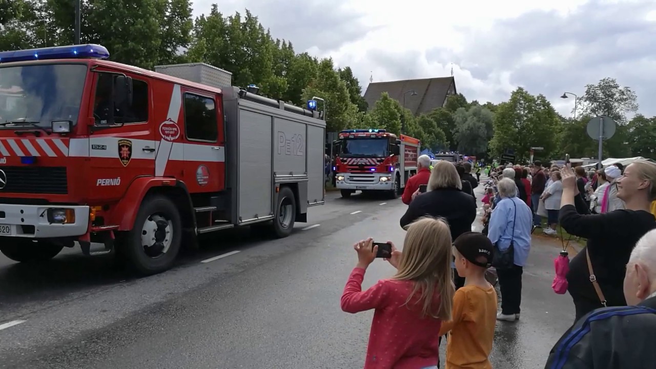 Perniön VPK:n 100-vuotisparaati 5.8.2017