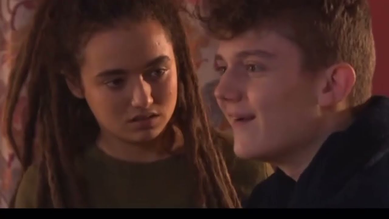 Hollyoaks | Harley breaks up with Peri
