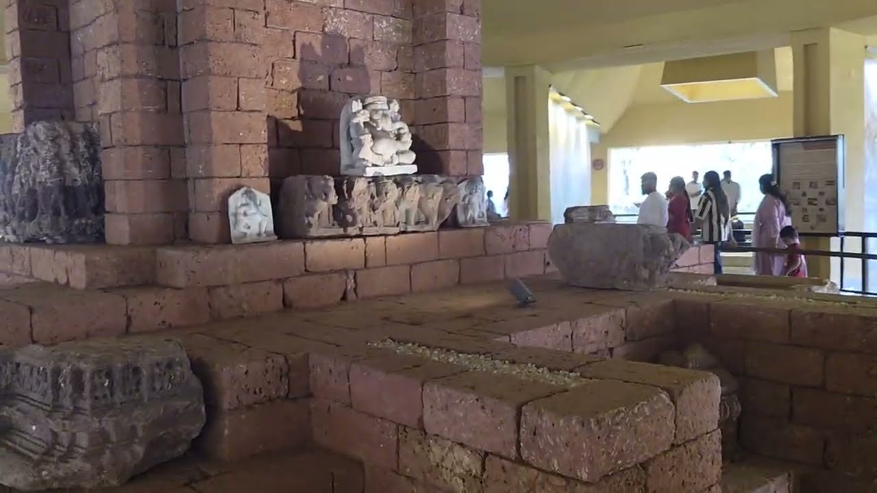 800 साल पुराने श्री अंधेश्वर महादेव मंदिर के संग्रहीत भव्य अवशेष 