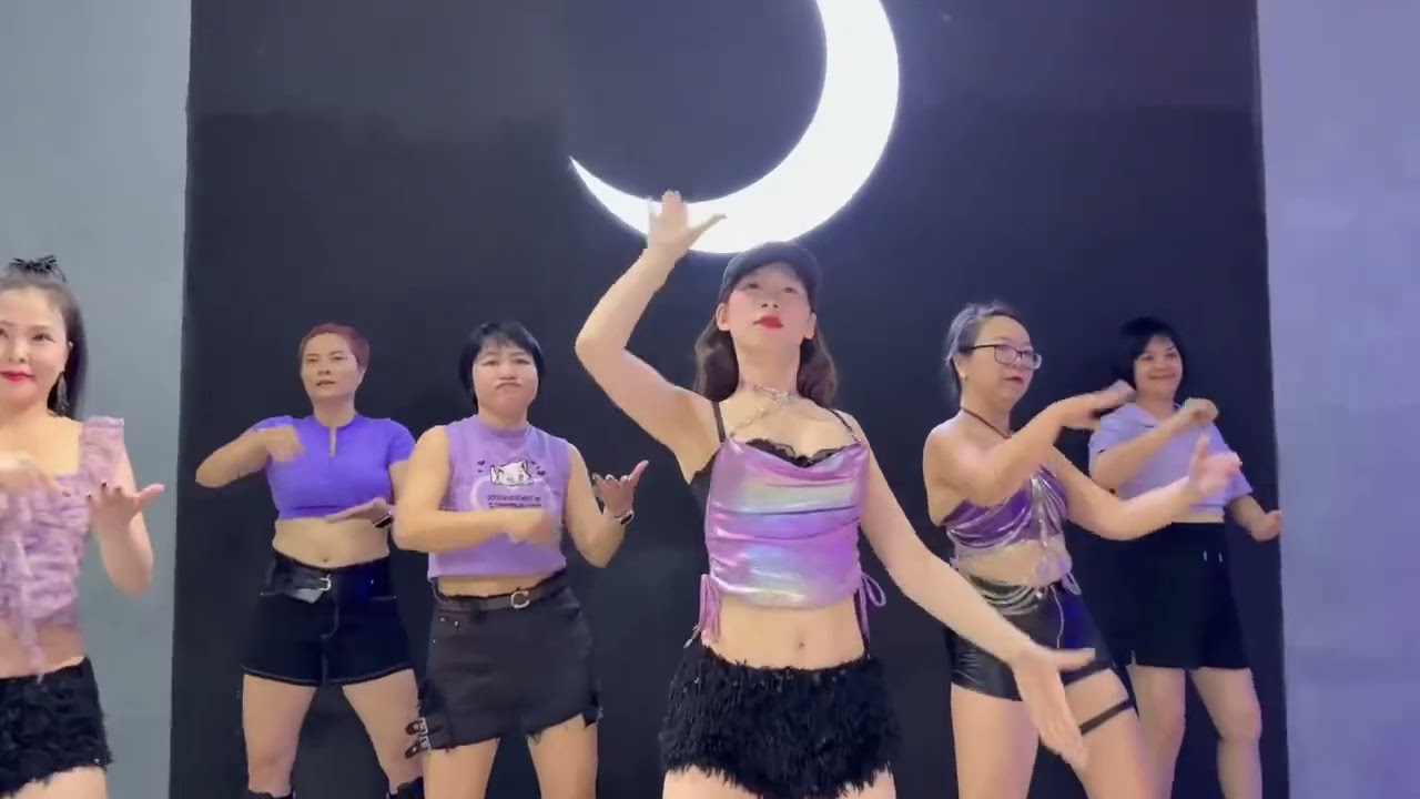 Thiệp hồng sai tên/ choreo/ Thuận ZiLo