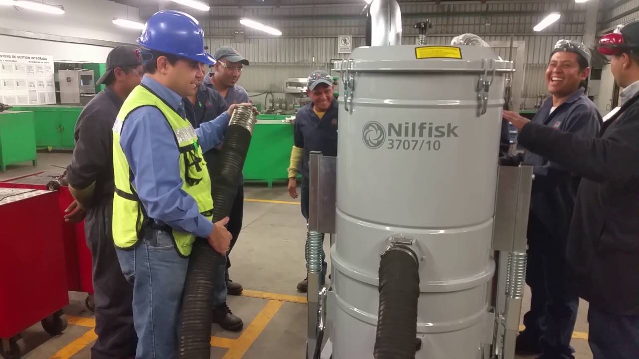 Aspiradora Industrial CFM 3707  Nilfisk Advance
