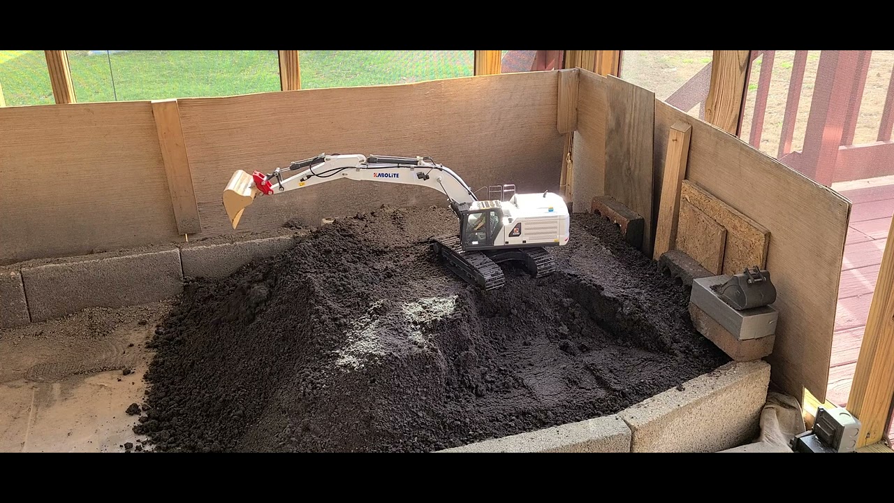 Kabolite K961 RC Hydraulic Excavator Digging Video 1
