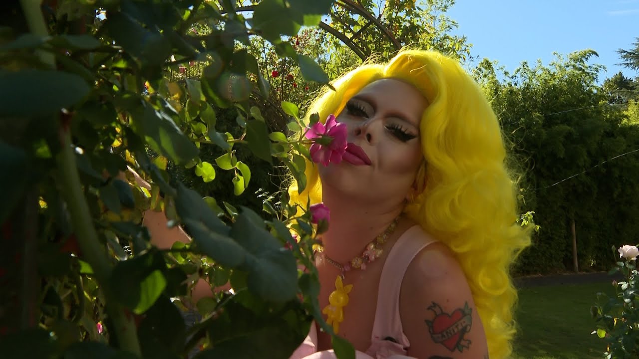 Albina Stardust - Drag artista ez-binarioa