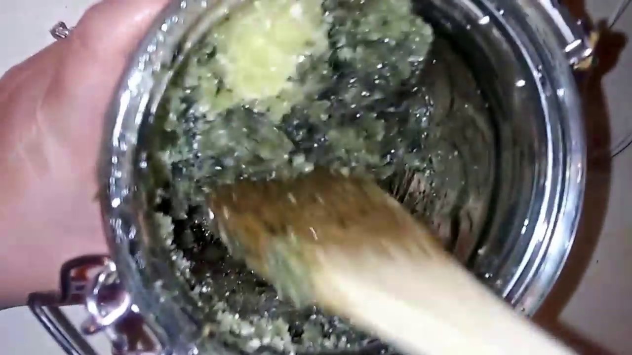 Recycling mama crafts makes diy Sea weed lemon sugar scrub non gmo and organic!