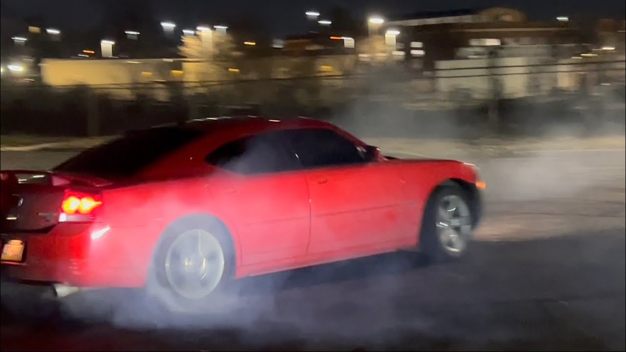 LEARNING HOW TO SLIDE MY 2010 DODGE CHARGER RT *ALMOST CRASHED*