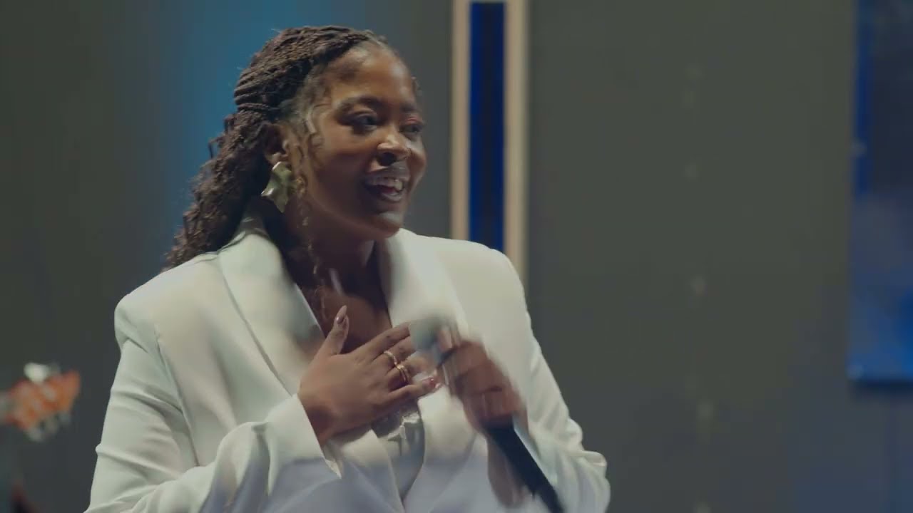 MosimaPraise- Uthando Lukababa (Praise Version)