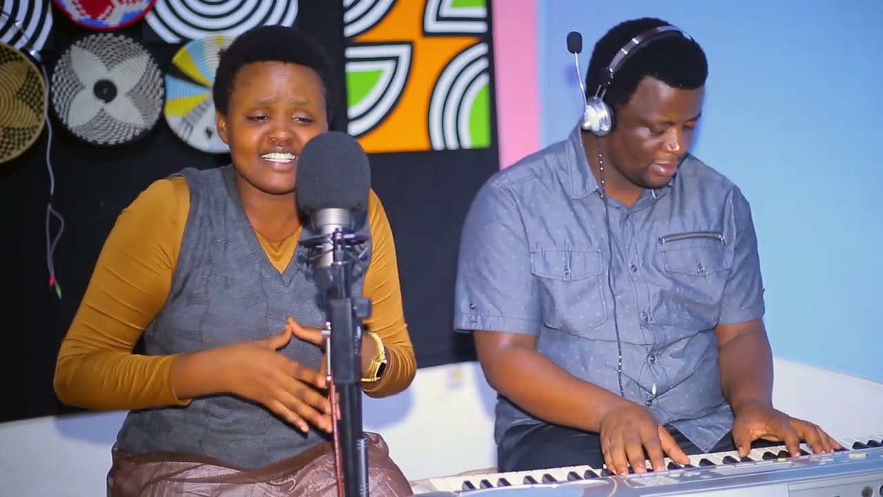 Nahuye na mesiya  by ambassadors choir AFRICAN BEAT-COVER BY  SHARON 🙌