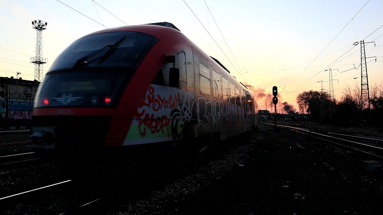КПВ 50209 и КПВ 13212 с ЕМВ Сименс Десиро, уловени на Централна ЖП гара София...
