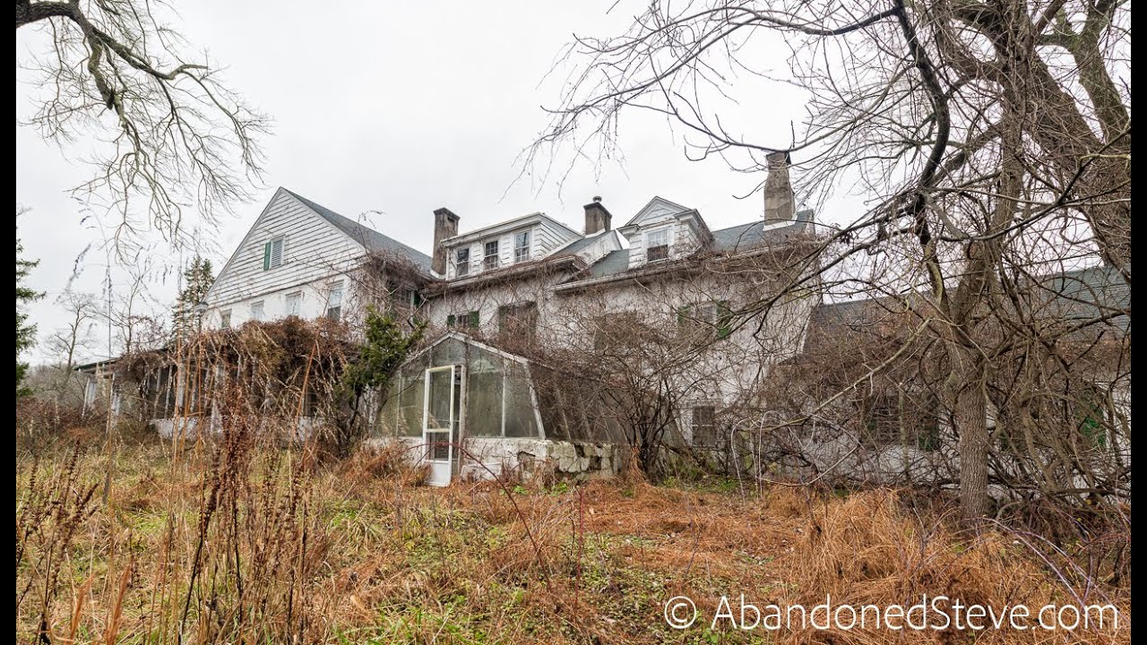 Urbex | Exploring Abandoned Horse Farm House