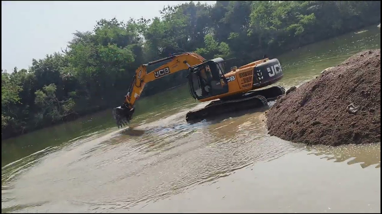 #Waterproof downloading JCB 210 😳😳😳😳