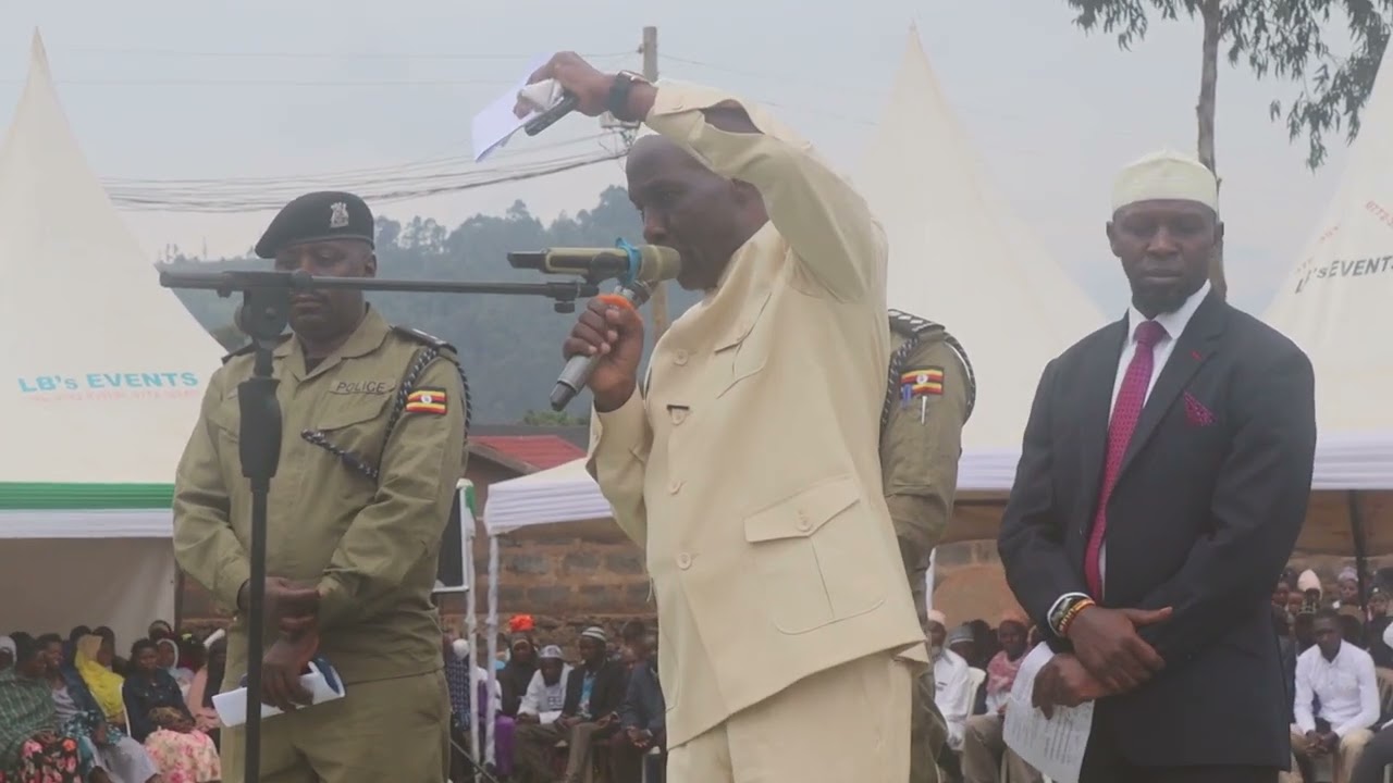 SHEIKH MWESIGYE INSTALLED AS FIRST KISORO DISTRICT KHADI