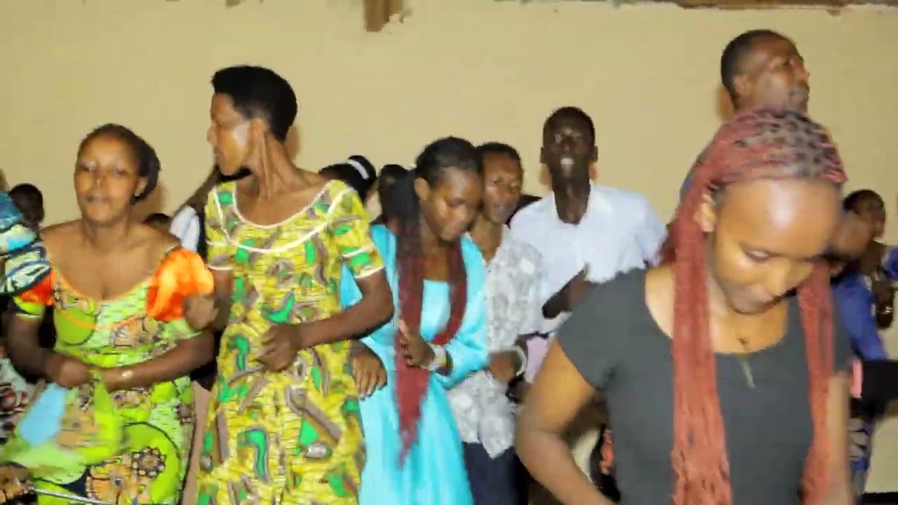 tegera umukuga muri Emmausi  turanezerewe Kandi 