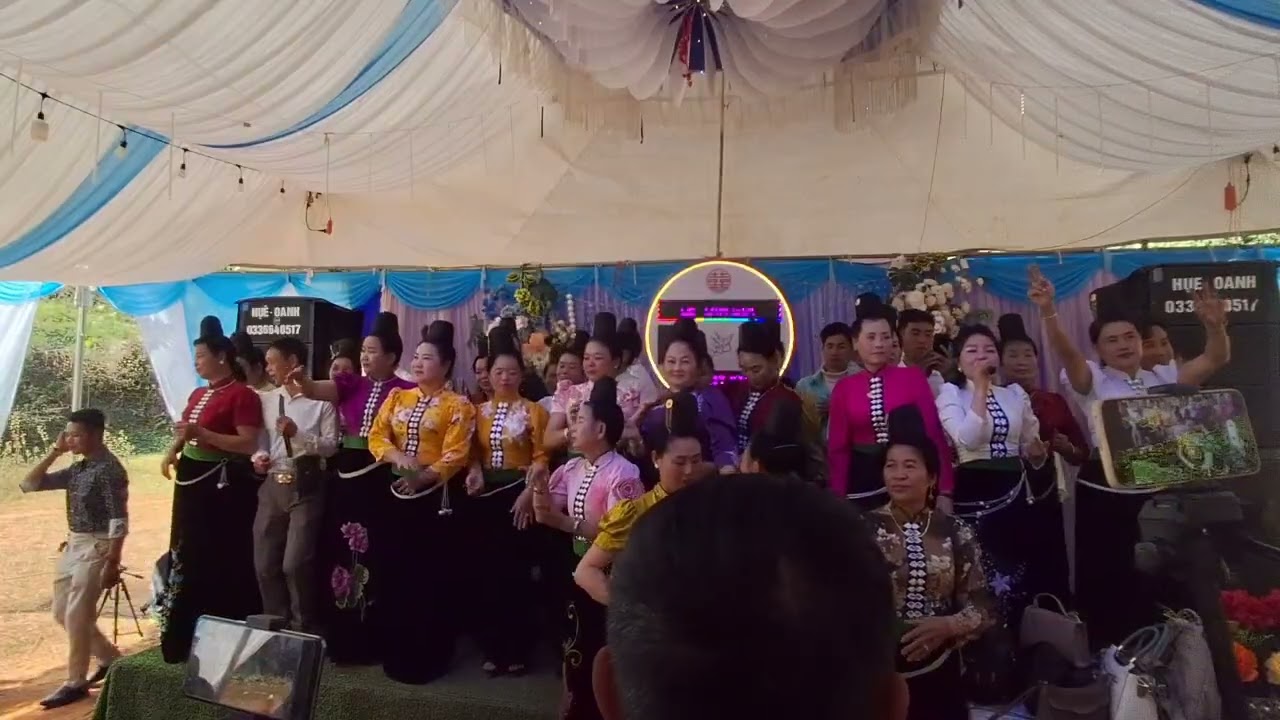 Nhảy Múa Mừng Tân Gia Nhà Mới Quàng Lả 