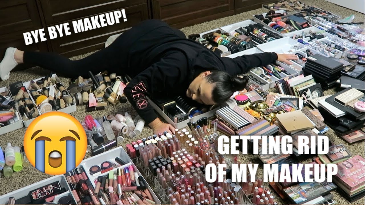 GETTING RID OF MY MAKEUP | ENTIRE COLLECTION DECLUTTER