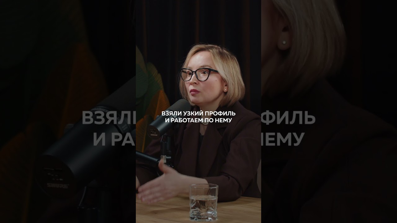 И пол заодно постелите!  #натяжныепотолки #ремонт