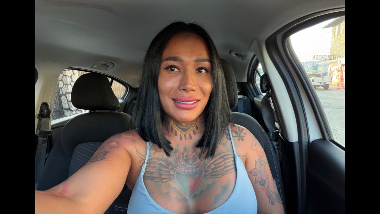 Kary Torres Oficial está en vivo me cambie el look por unos días .