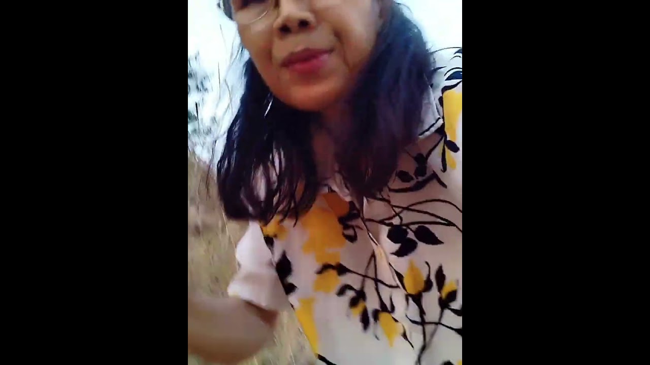 เก็บกระถินหน้าบ้าน
