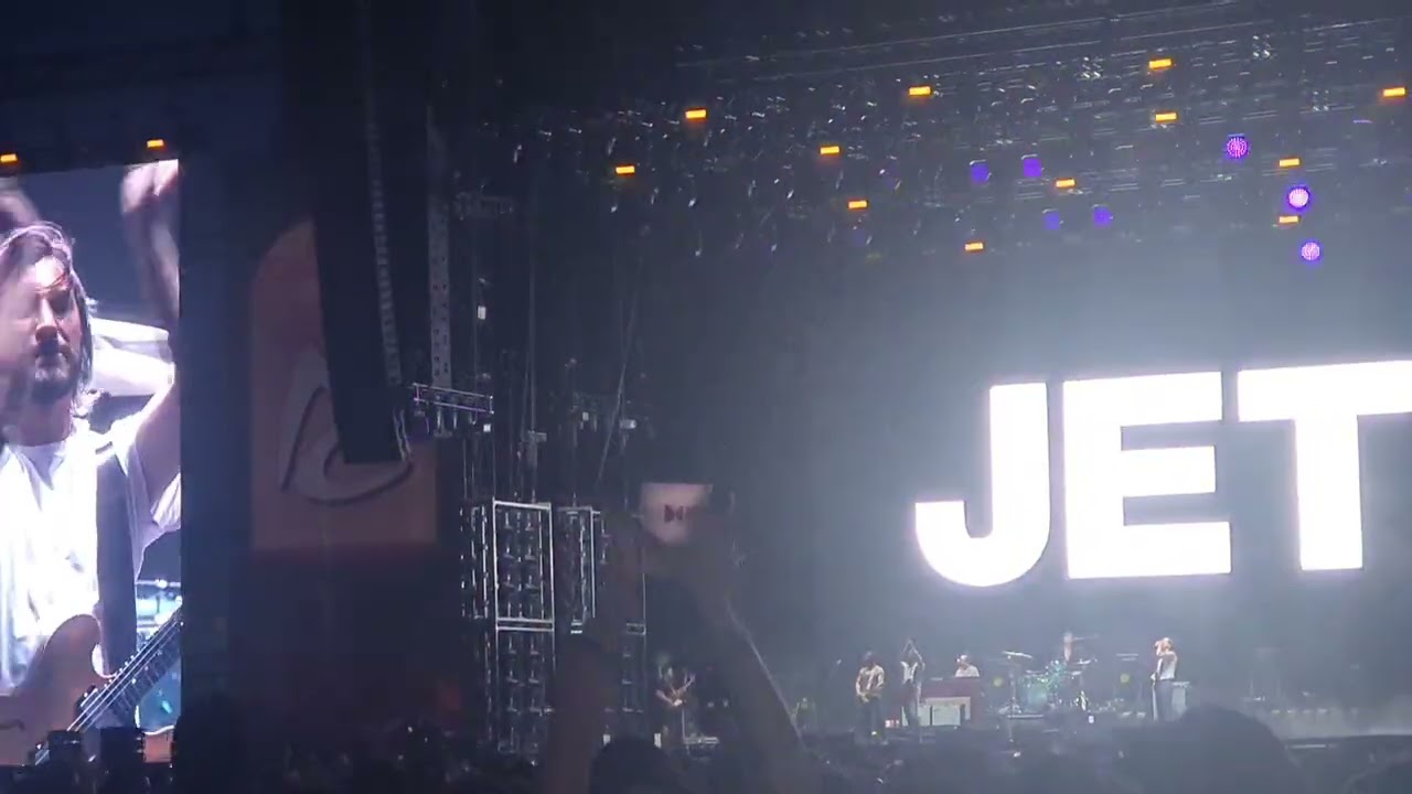 Jet - It's A Long Way To The Top (If You Wanna Rock N' Roll). Live in Madrid 2025