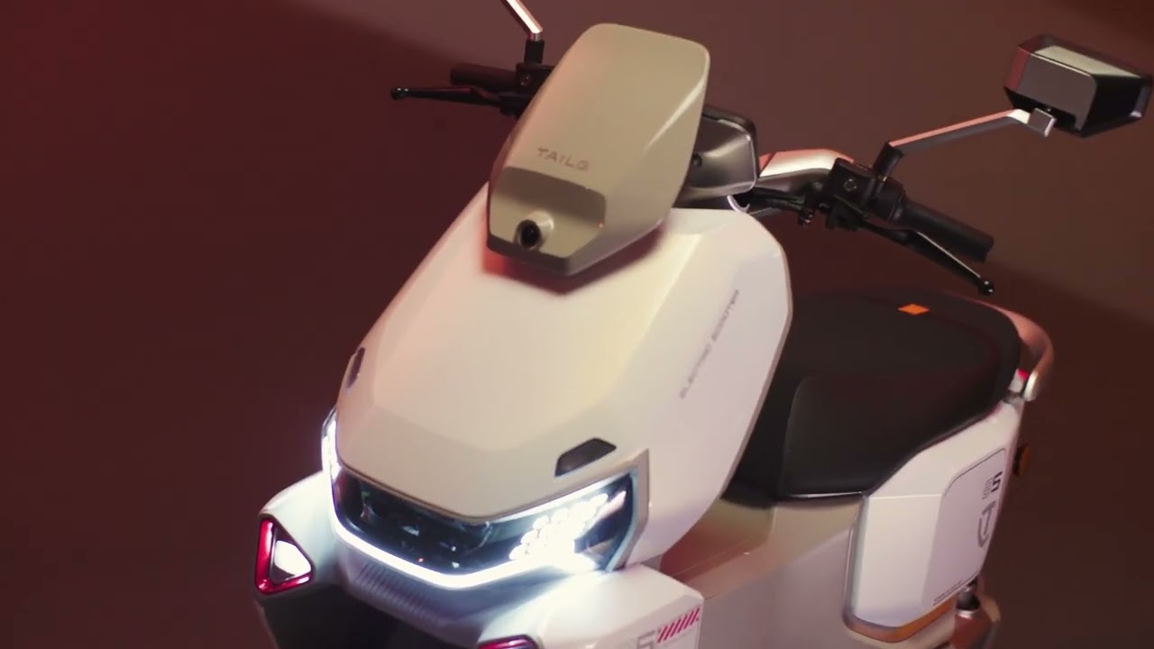 Tailg High-Speed Mecha Pedal Electric Motorcycle S2, The New Urban Two-Wheeled Battle Armor