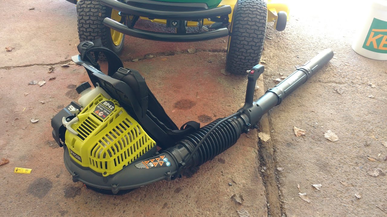 Ранцевый воздуходув Ryobi BP42. Холодный запуск и обзор.
