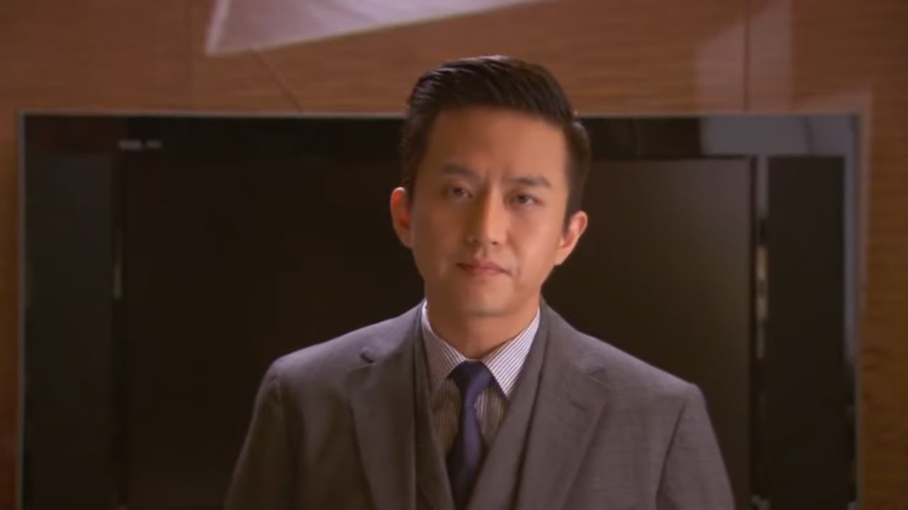 窮小子奮鬥十年變億萬富豪，三百萬包下頭牌姑娘還是寂寞，居然將公司送給保鏢