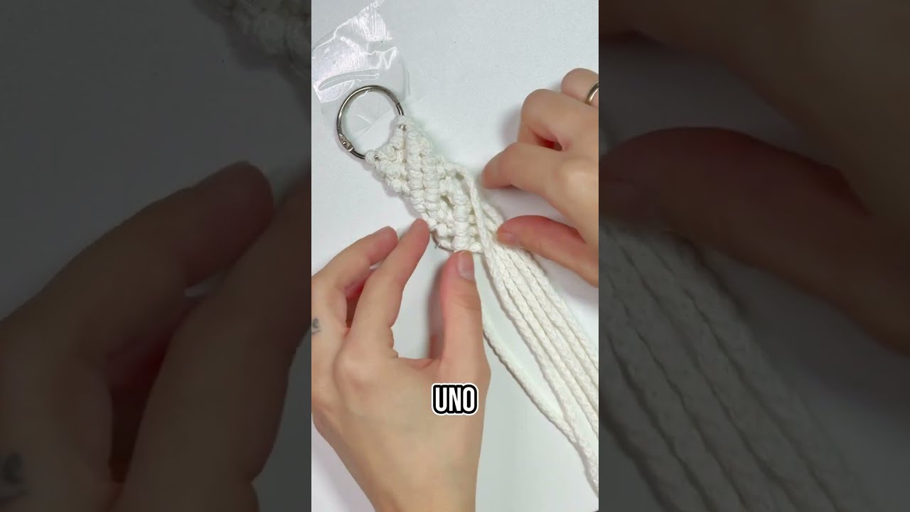 Patrón de tres cuerdas con nudos festón doble