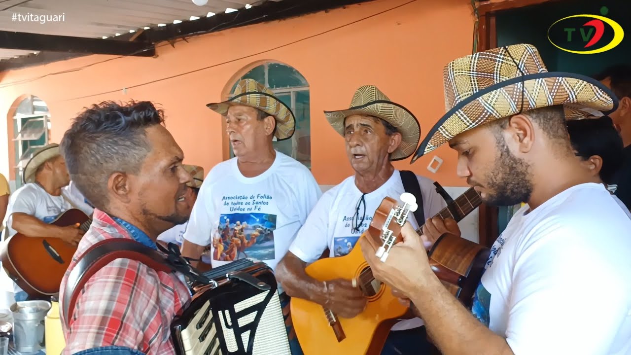 Folia de Reis Unidos na Fé de Trindade sendo embaixada por Maykon no ritmo Folia Mineira 28/01/2024