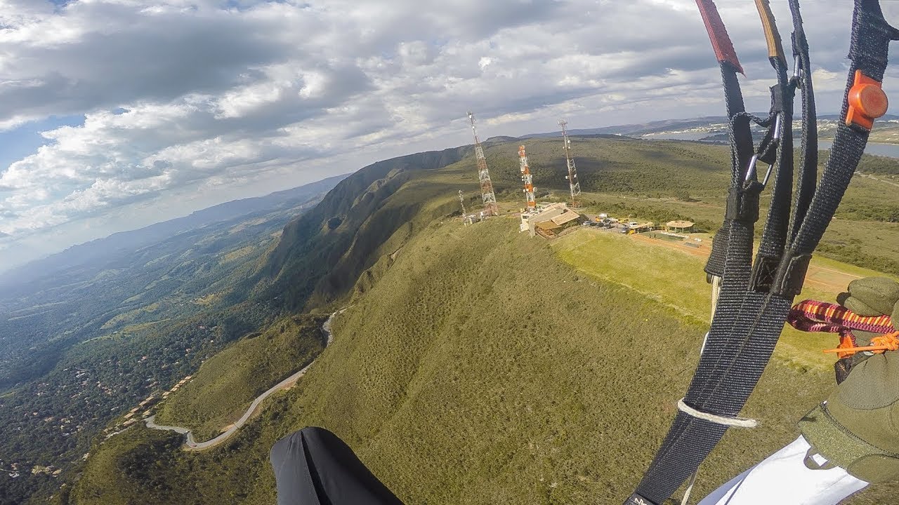 Um dia comum no paraíso, voo livre na Serra da Moeda