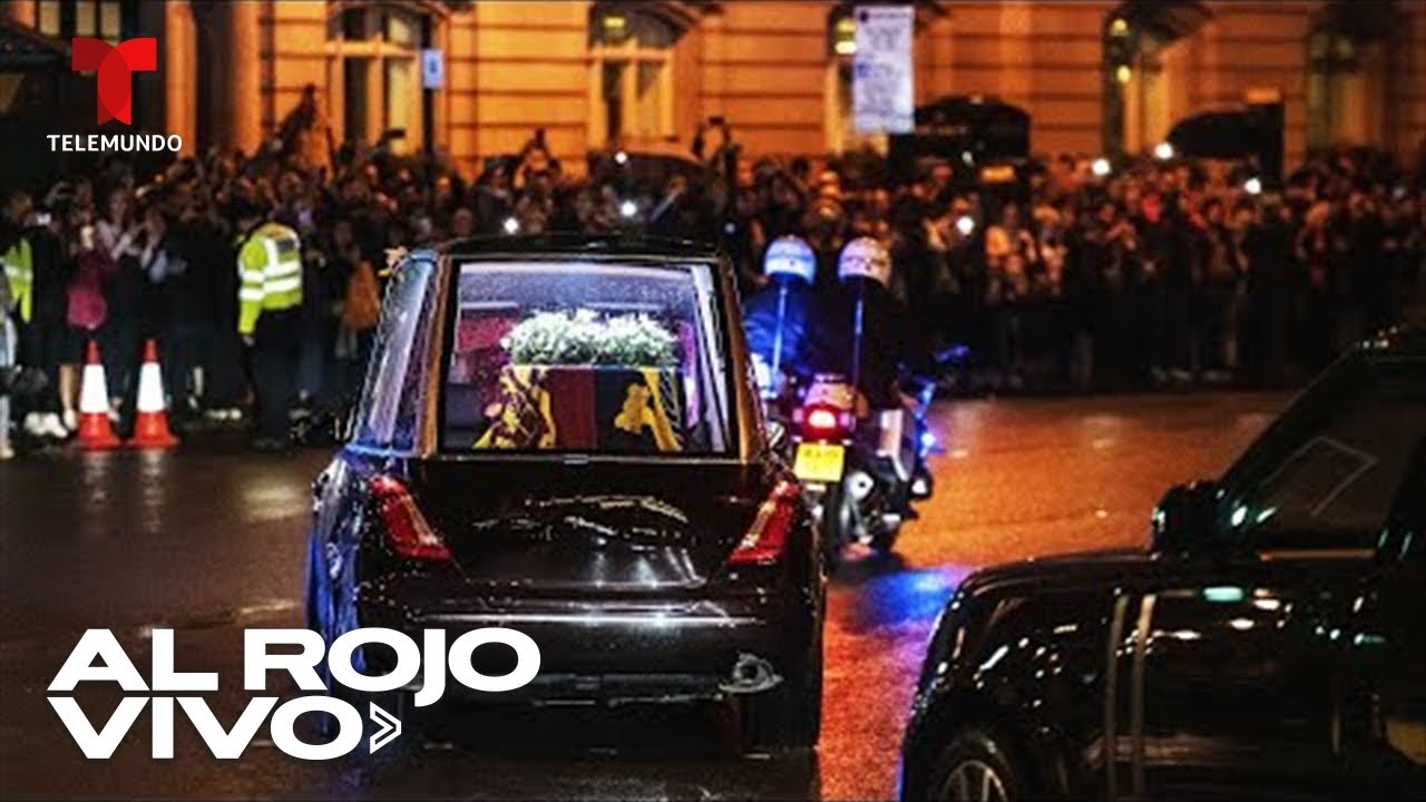 Féretro de Isabel II llega al palacio de Buckingham
