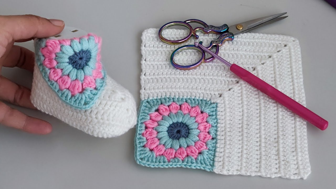 2 Kare Motifin Birleşmesinden Oluşan Tığ İşi Örgü Bebek Patiği - How to Crochet a Babby Booties