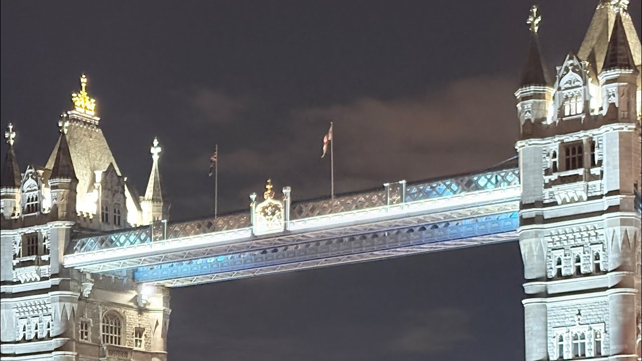 London bridge experience nice and watch new things 😂😂😂😂