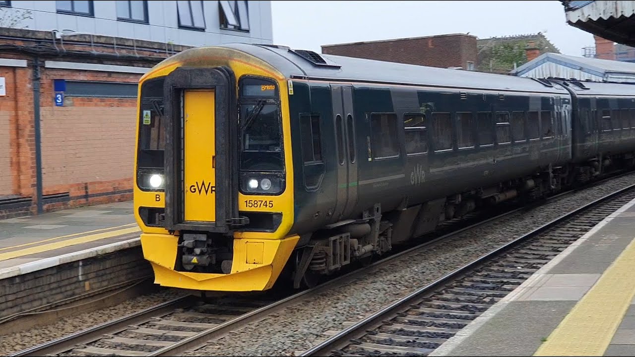 Trains at: Worcester Foregate Street, 09/11/24