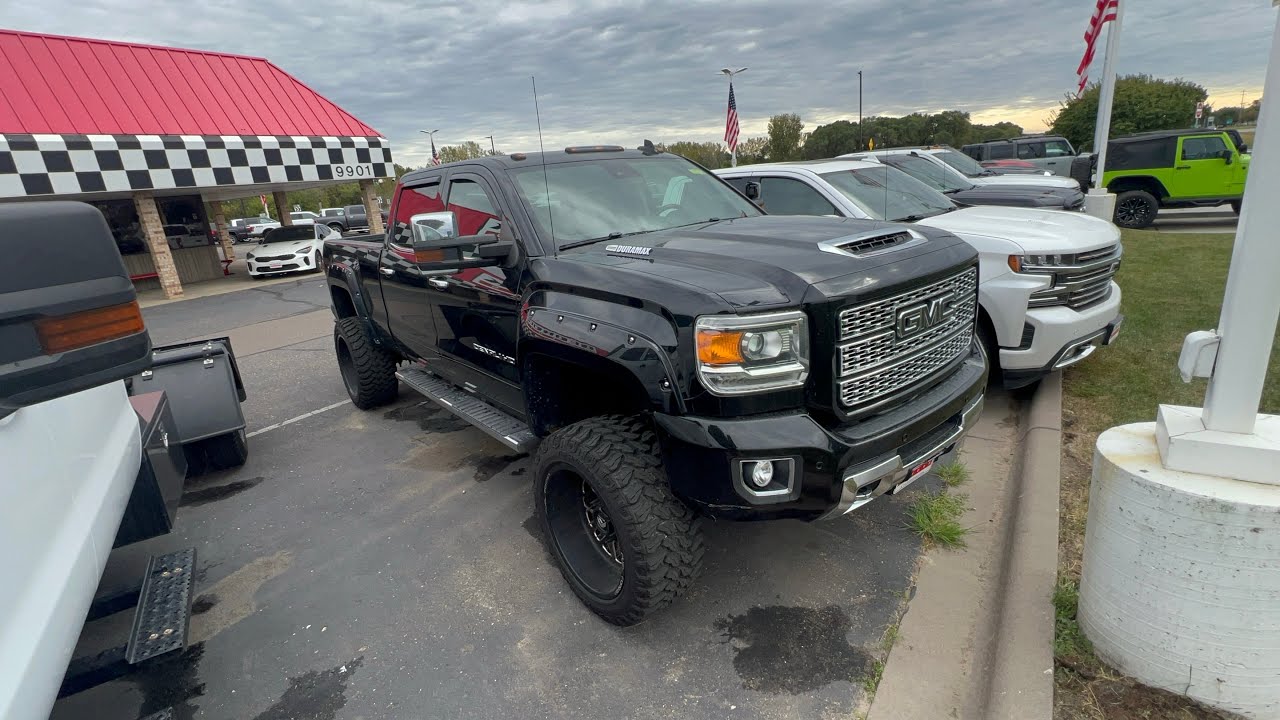 Went truck shopping and found this😱