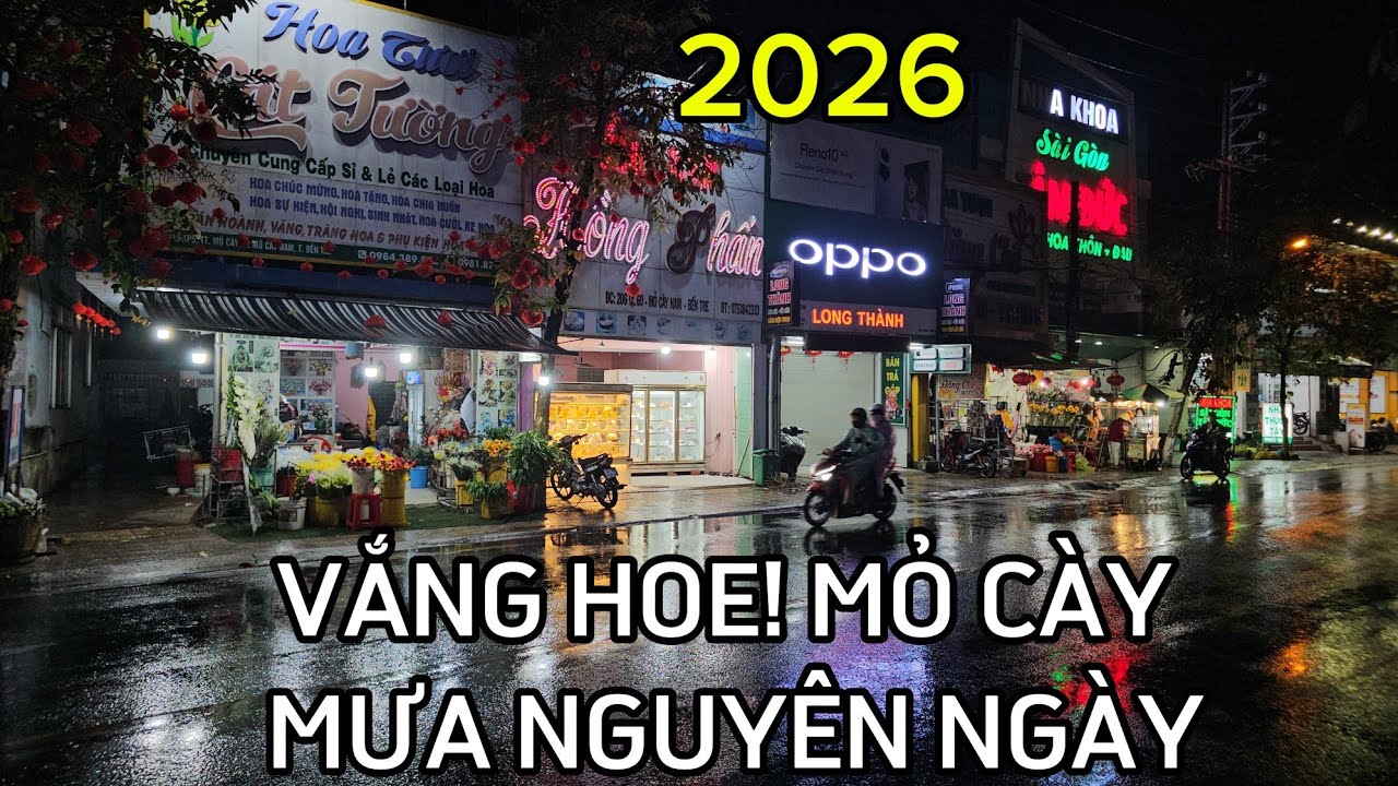 Vắng hoe! Mỏ Cày mưa nguyên ngày mùng 10 Tết 