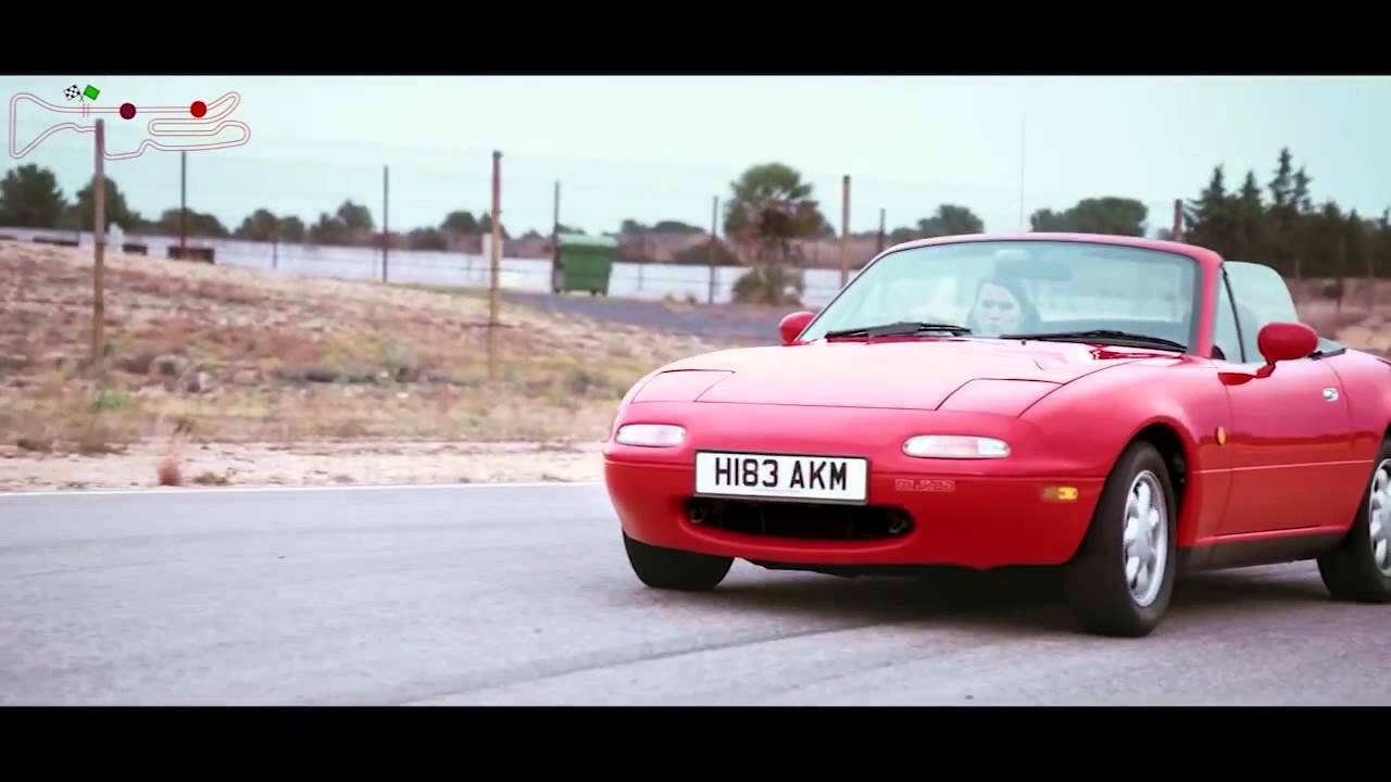 2015 ND Mazda MX-5 vs NA original | track battle