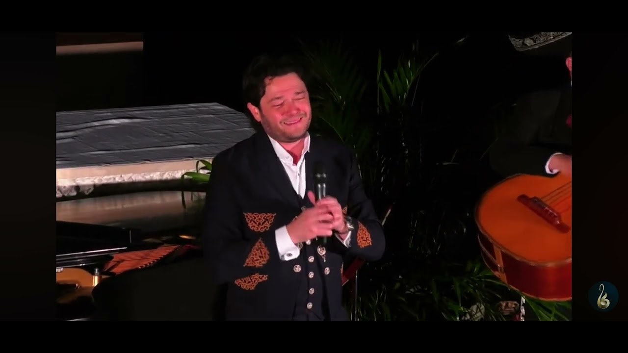 “Granada” con el Mariachi Mexico Internacional y Piano. 🎶 Tenor Arturo Chacón, 🎹Roberto Berrocal.