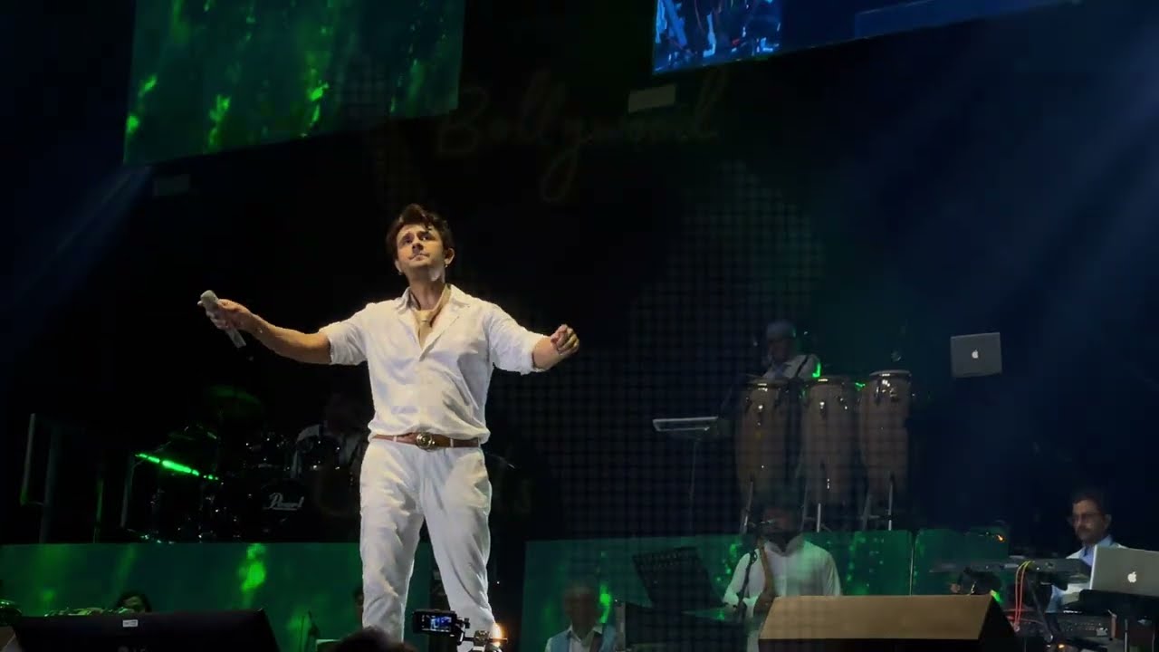 Main Hoon Na Mashup 4K | SONU NIGAM CONCERT - RAFI KISHORE AUR MAIN | Wembley LONDON @sonunigam