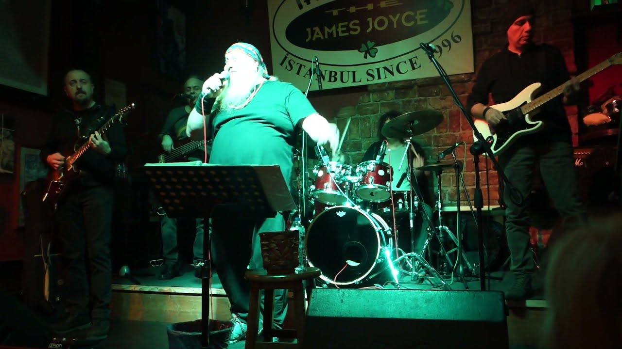 Acil Servis - Sevmeyen Sevmesin (James Joyce Irish Pub 2021)