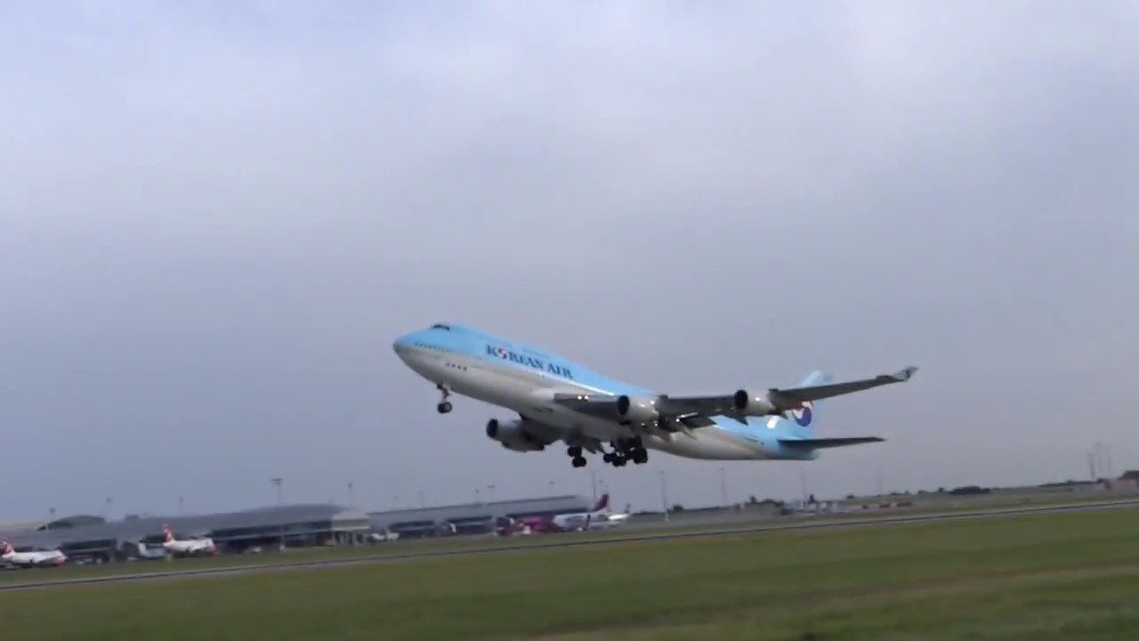 video korejsk&eacute; aerolinky Česk&yacute; popisek
